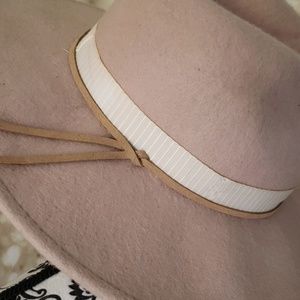Accessories - Fedora hat Accessories - Fedora hat